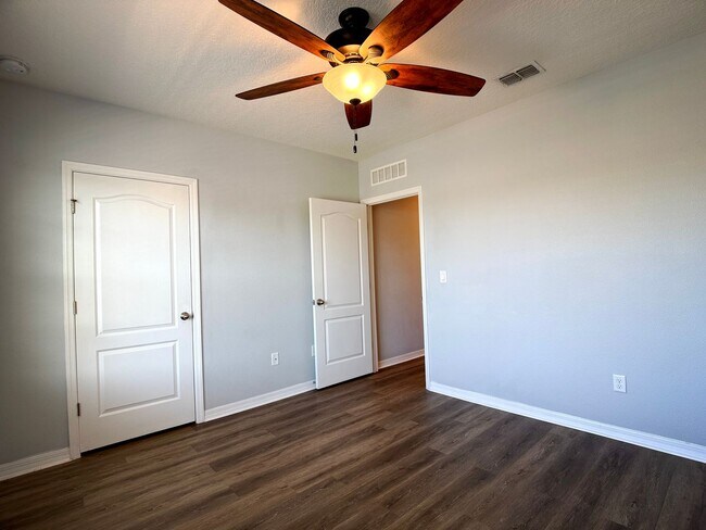 Building Photo - Move-In Ready • Lawn Care Included • Pet-Friendly!