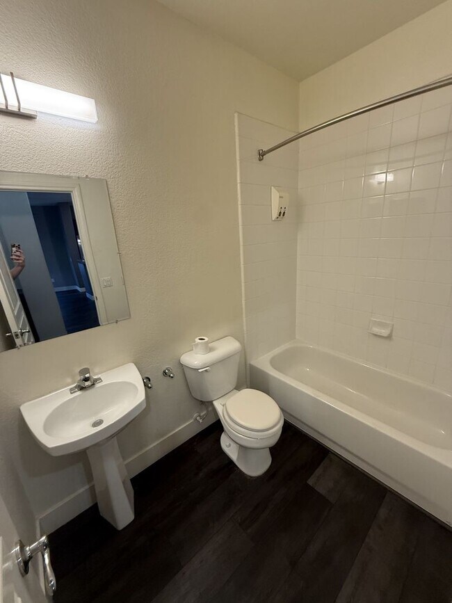 Building Photo - 821 Peachy Canyon Cir
