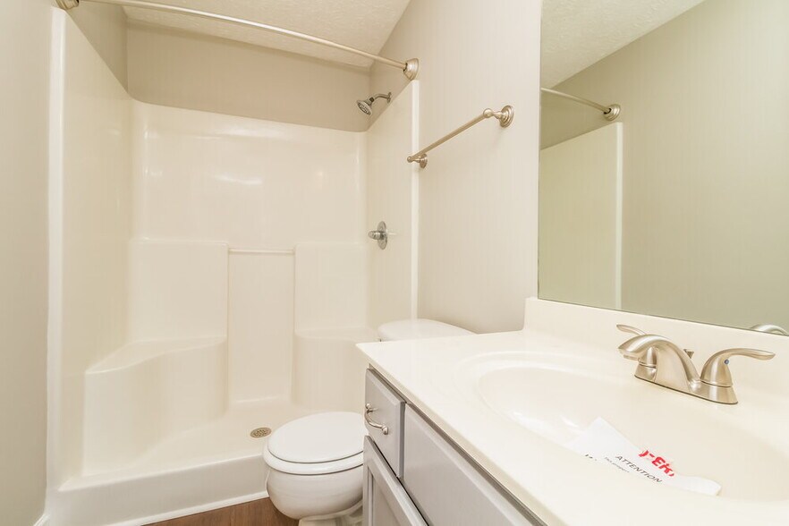 Building Photo - 1625 Beaconcrest Cir