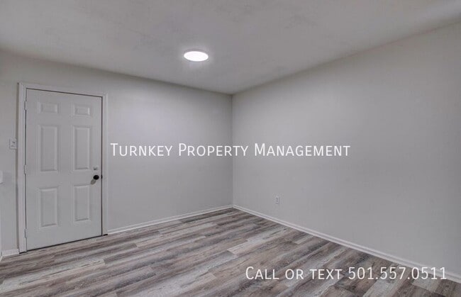 Building Photo - 76 S Meadowcliff Dr