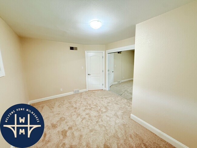 Building Photo - 12400 Elmhurst Pkwy