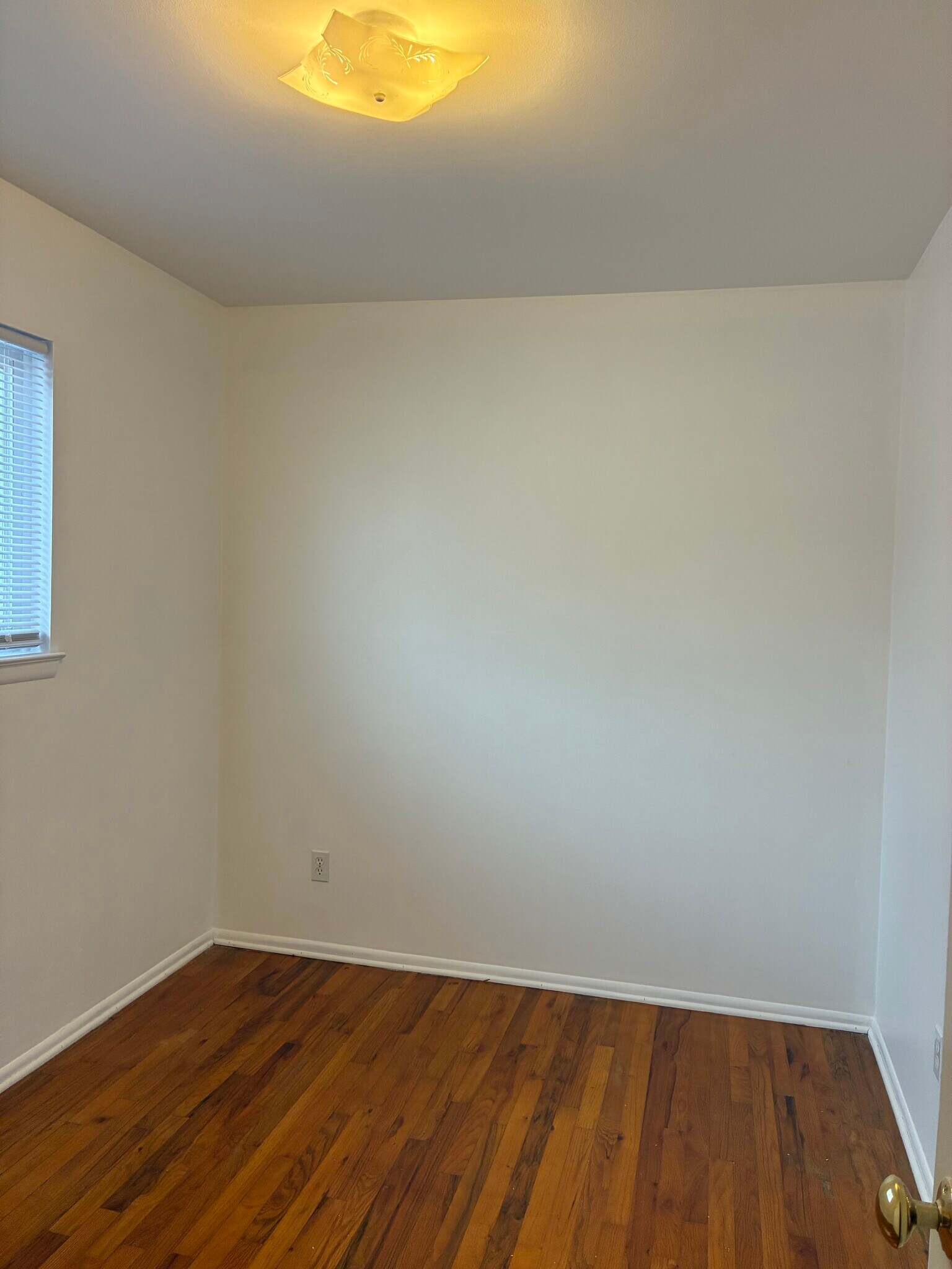 Building Photo - 1353 Stewart Ave