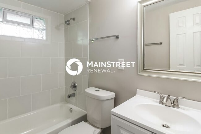 Building Photo - 3 Bedroom Pet-Friendly Home in CLEVELAND, ...