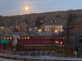 Building Photo - 54 Bridge St