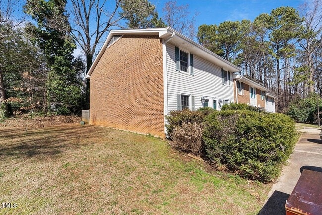 Building Photo - 1020 Nottingham Ct