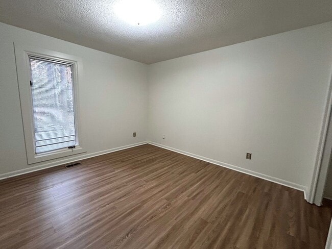 Building Photo - Charming 3BD/2BA Ranch home in North Raleigh with fenced yard and quiet neighborhood!