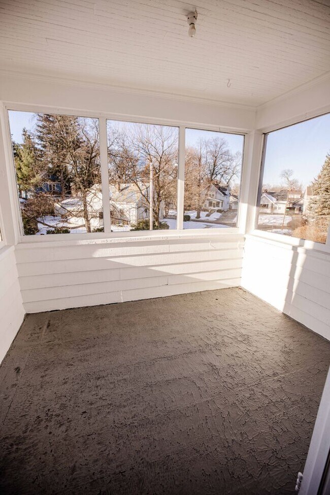 Building Photo - 1452 Rollins Rd