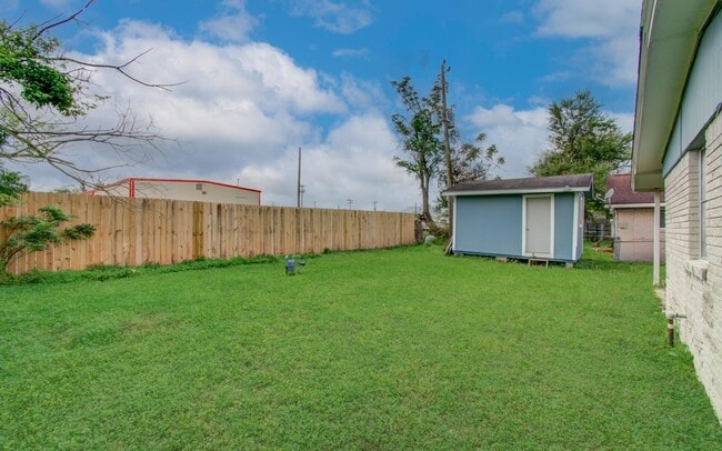 Building Photo - 2508 Grape Ln