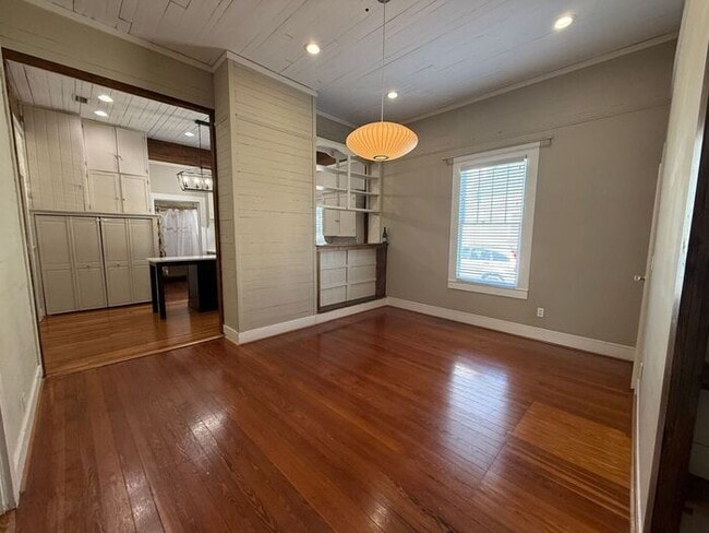 Building Photo - Pensacola - East Hill / Downtown - 4 bedro...