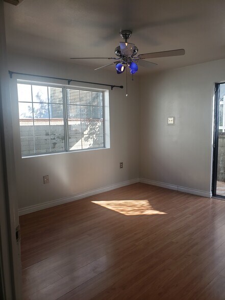 Building Photo - 10512 Plainview Ave