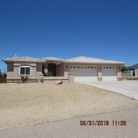 Primary Photo - 3 Bedroom 2 bathroom 3 car garage