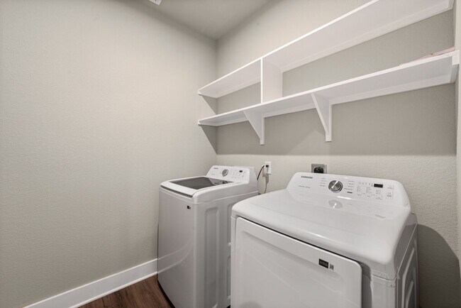 Building Photo - Modern Comfort Meets Style in Hartrick Ranch