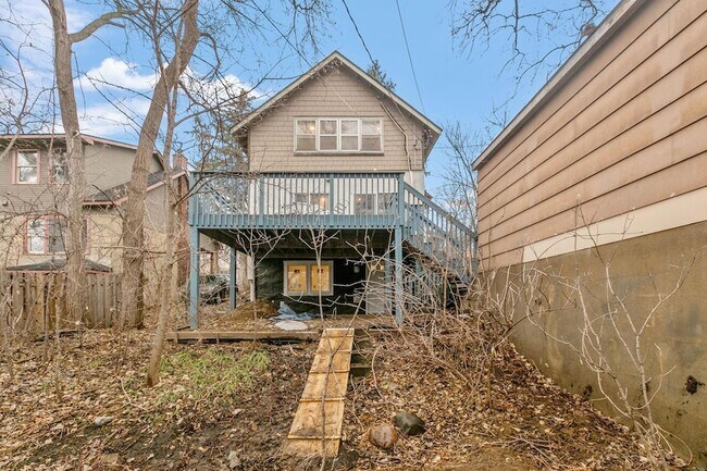 Building Photo - 1826 Franklin Ave SE