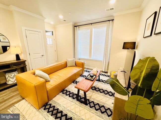 Primary Photo - 45130 Kincora Dr
