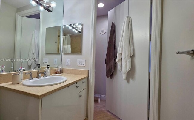 Building Photo - 20000 E Country Club Dr