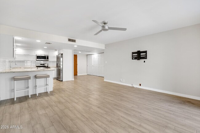 Building Photo - 7820 E Camelback Rd