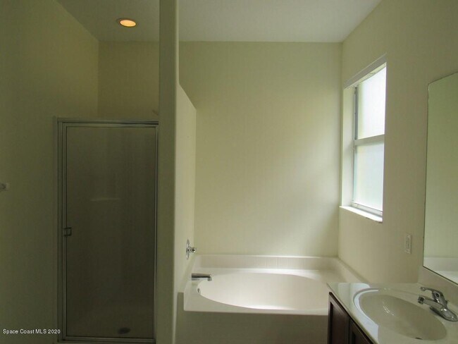 Building Photo - 1741 Bridgeport Cir