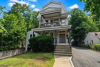 Building Photo - 132 Roseland Ave