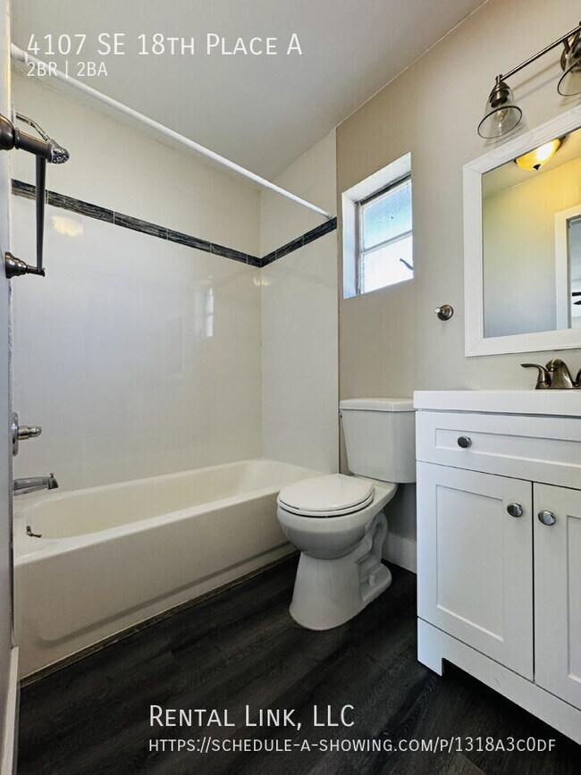 Building Photo - 4107 SE 18th Pl