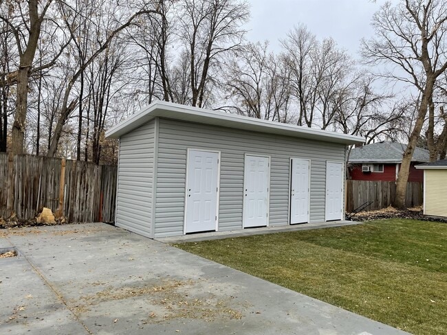 Building Photo - 2275 S 600 E