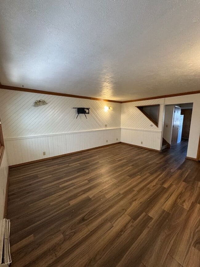Interior Photo - 816