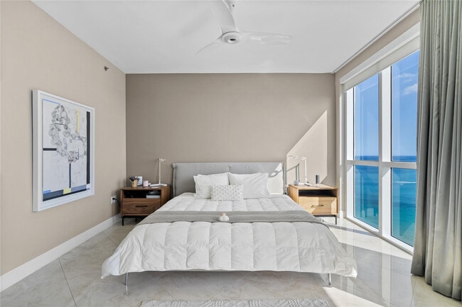 Building Photo - 101 S Fort Lauderdale Beach Blvd