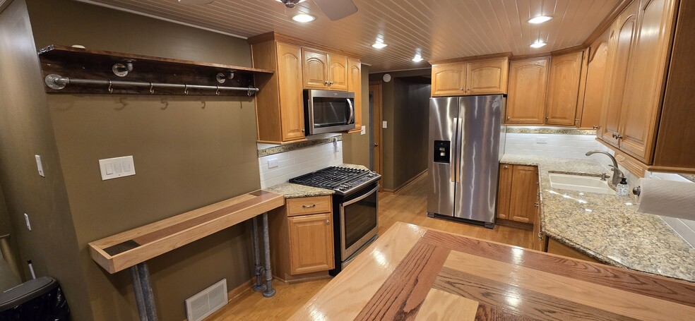 Building Photo - 5155 S Mobile Ave