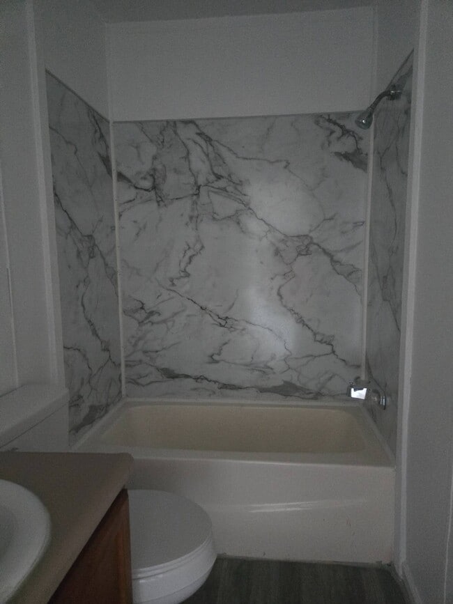 Building Photo - 1421 Cody Rd N