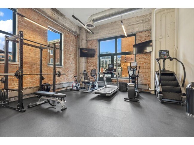 Building Photo - 250 Park Ave