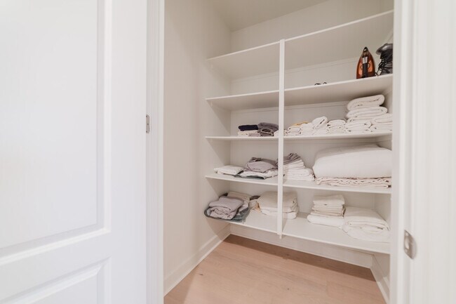 Building Photo - 7337 Corte TOMILLO