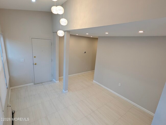 Building Photo - 106 Wallace St