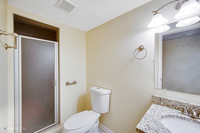 Building Photo - 15231 Waterman Dr