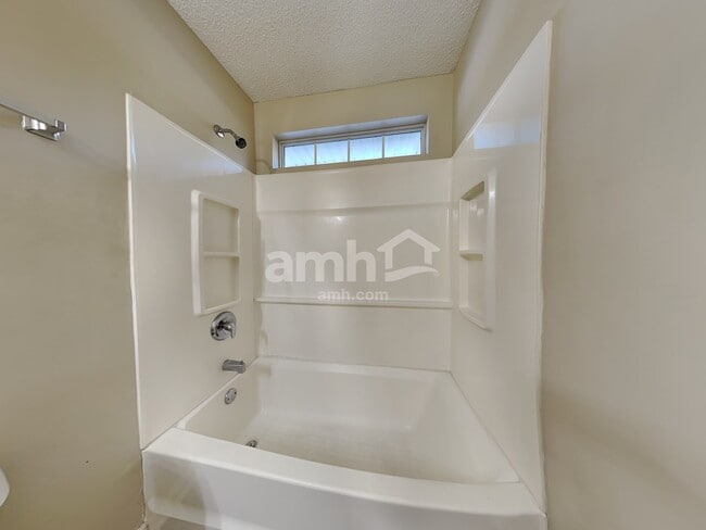 Building Photo - 101 Mills Run Dr