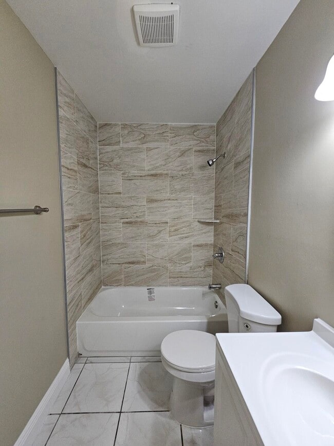 Building Photo - 4787 Orleans Ct