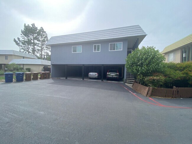 Building Photo - 2021 Sierra Rd