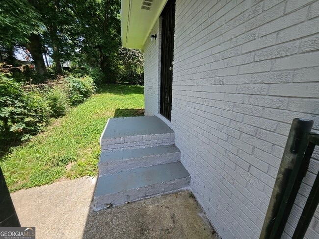 Building Photo - 2934 Harris St