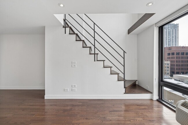 Building Photo - 1221 N Dearborn St