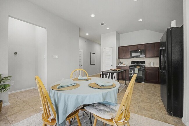 Building Photo - 425 Spiny Lizard Ln