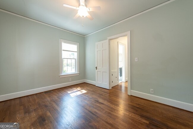 Building Photo - 208 Shadowmoor Dr