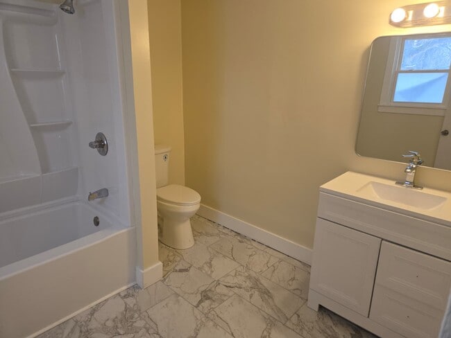 Building Photo - 705-09 South Ave