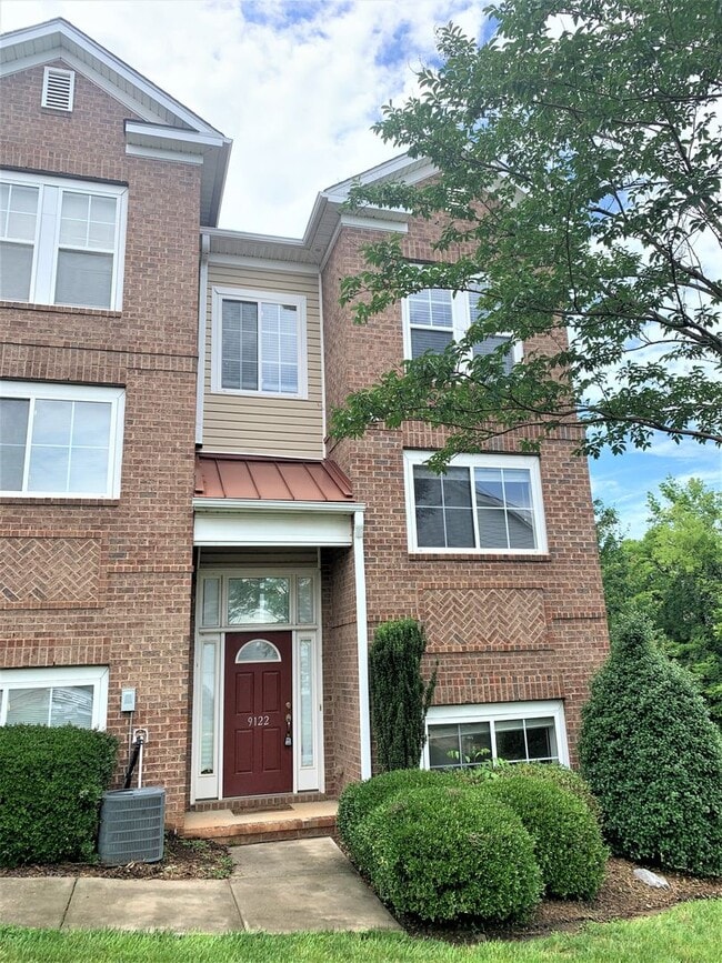 Primary Photo - 9122 Vilandry Way