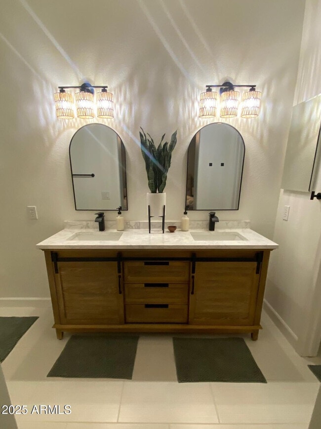 Building Photo - 3798 E Encinas Ave