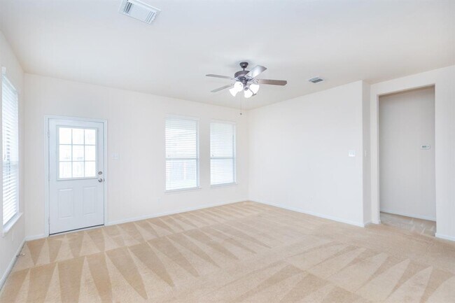 Building Photo - 7435 Boerne Creek Dr