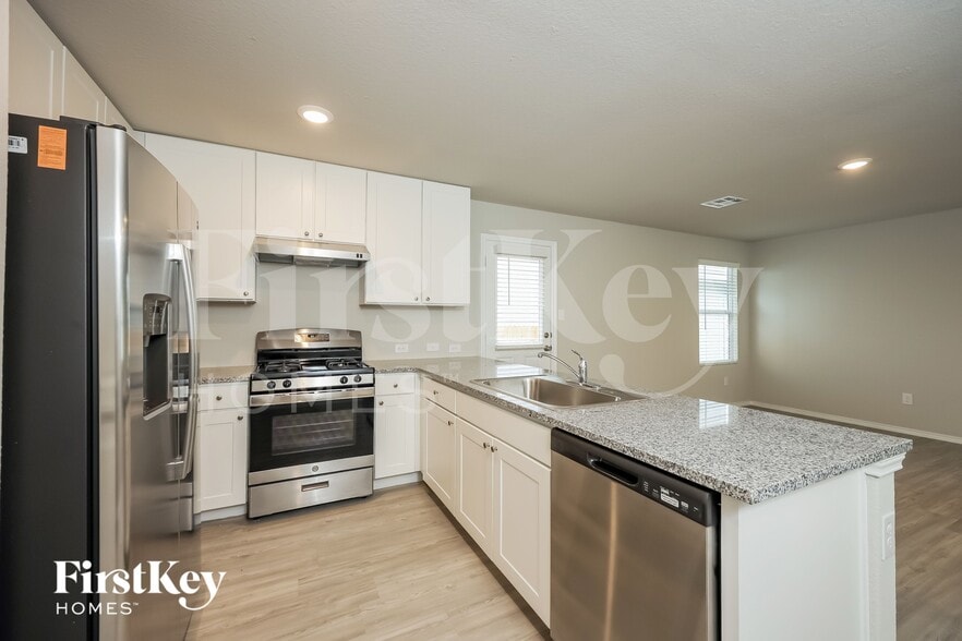 Building Photo - 10803 Prusiner Dr