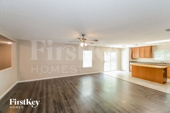 Building Photo - 11293 Martin Lakes Dr N