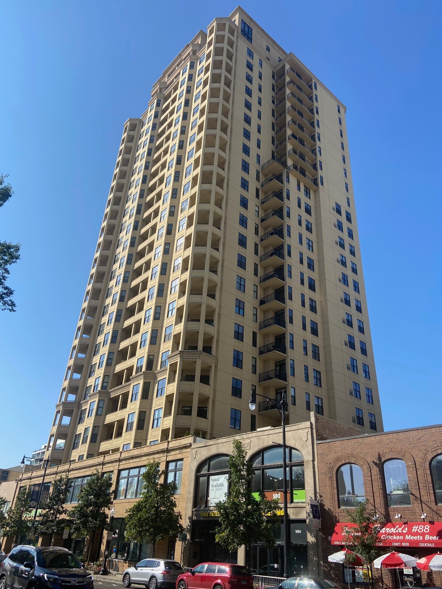 Building Photo - 1464 S Michigan Ave