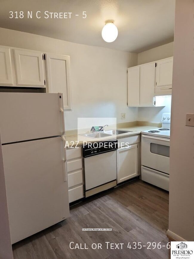 Building Photo - 318 N Center St