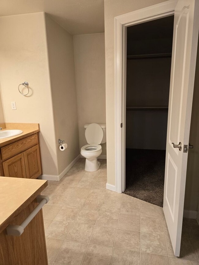 Building Photo - 3 bed 2 bath  Home for Rent in Grants Pass