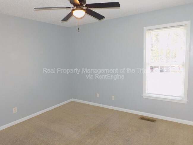 Building Photo - 4301 Edgemore Rd