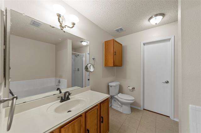 Building Photo - 1428 Thornhill Ln